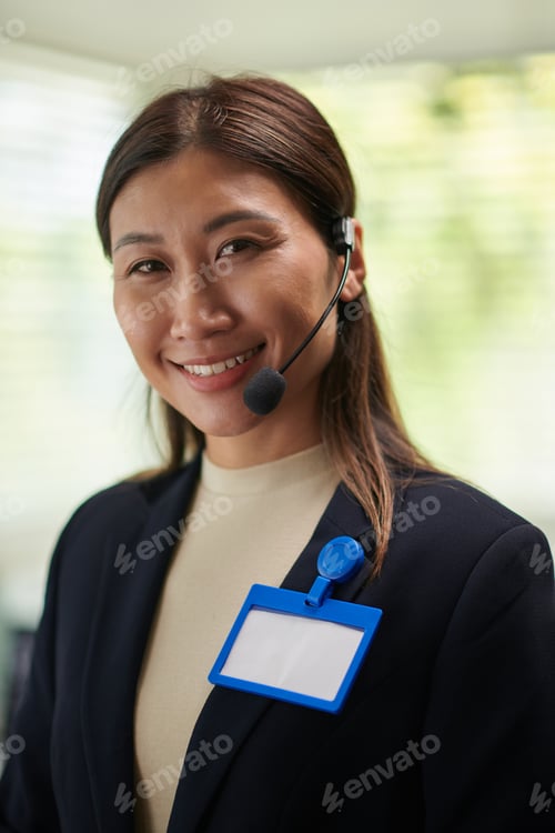 Preview: Smiling Elegant Businesswoman