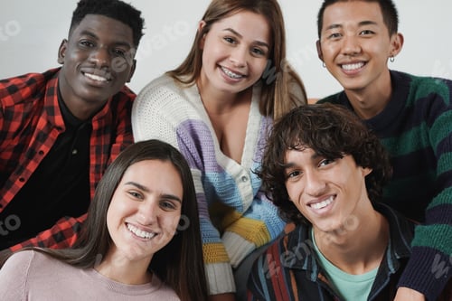 Preview: Multiracial millennial generation people smiling on camera - Portrait of young diverse friends