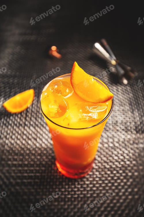 Preview: Refreshing aperol orange cocktail