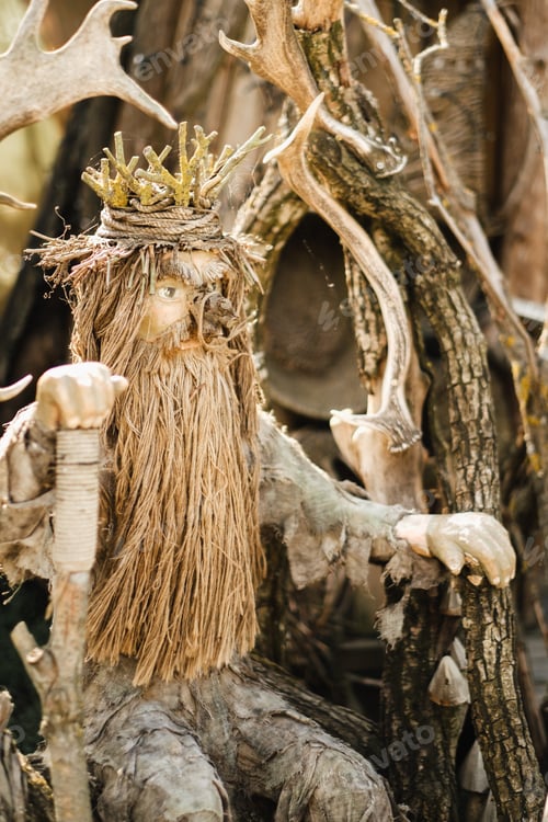 Preview: Sculptures of Cartoon characters made of wood and fabric