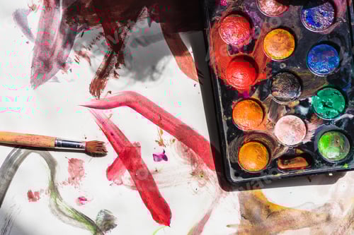 Preview: Colorful Paint Palette and Abstract Art on Canvas