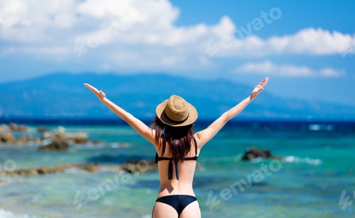 Preview: young woman in Greece