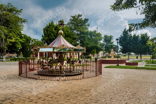 Preview: Horse Carousel - Valladolid, Mexico