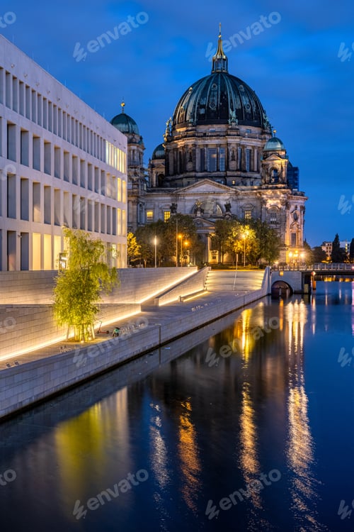 Preview: The Berlin Cathedral and the backside of the City Palace