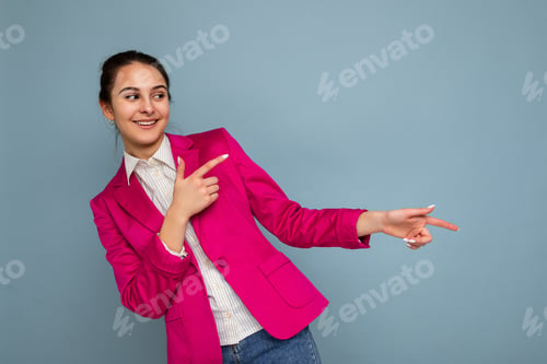 Preview: Photo portrait of young attractive beautiful positive happy smiling brunette woman with sincere