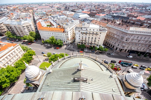 Preview: Cityscape view on Budapest