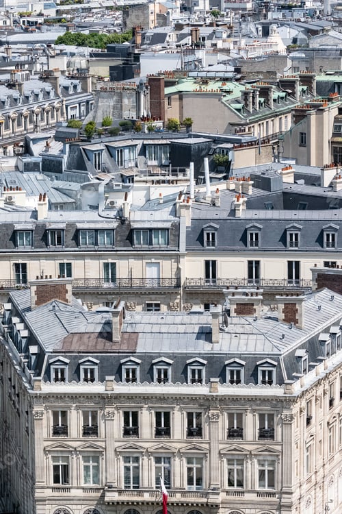Preview: Paris, beautiful Haussmann facades and roofs
