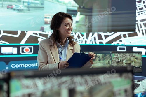 Preview: Manager gives order tracking details to her employees in control center