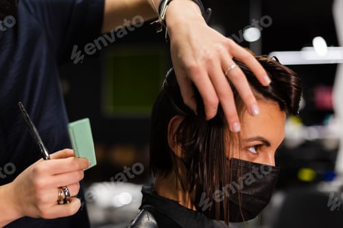 Preview: woman in beauty salon