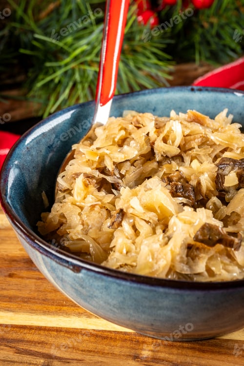 Preview: Lenten sauerkraut with mushrooms.
