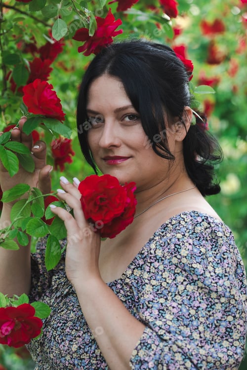Preview: beautiful girl in the garden