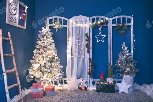 Preview: Beautiful holdiay decorated room with Christmas tree
