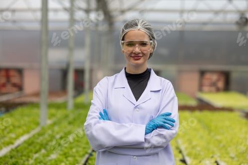 Preview: Hydroponic scientists use microscope biotech, biochemistry to analyze greenhouse plant for precision