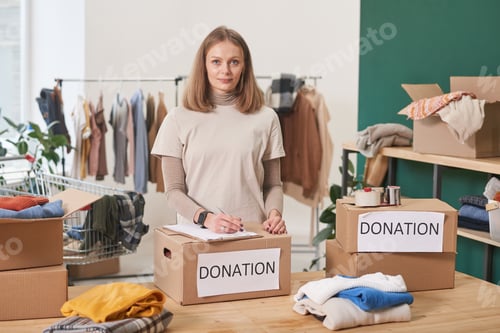 Preview: Mature Woman Volunteering