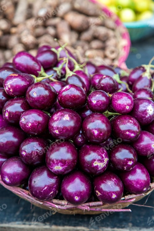 Preview: Eggplants at market