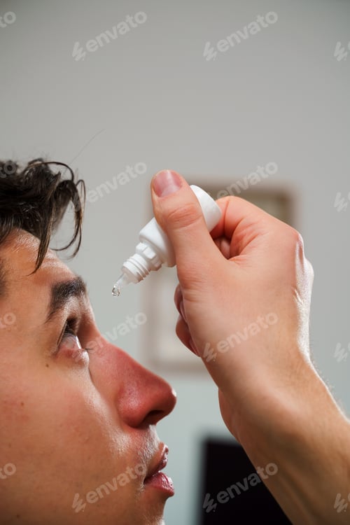Preview: Applying eye drops for home vision care