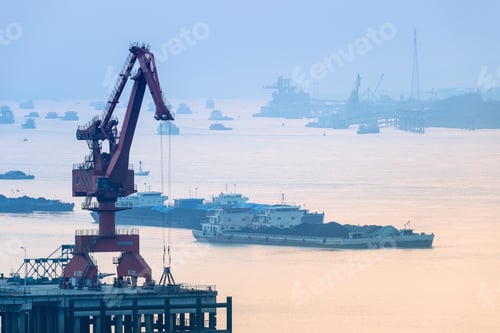 Preview: quay crane closeup