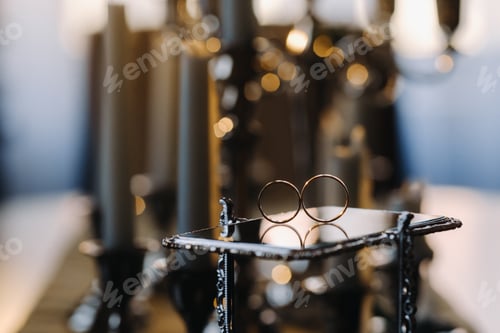 Preview: A pair of gold wedding rings.Two wedding rings