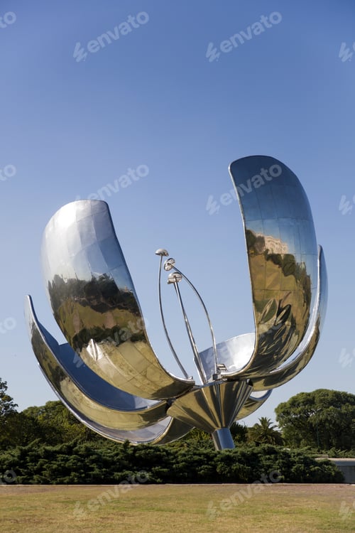 Preview: Floralis Generica Monument in Buenos Aires, Argentina