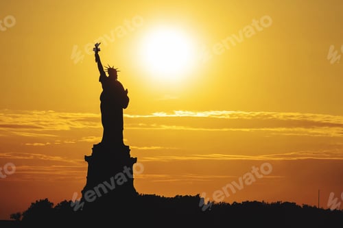 Preview: Silhouette of Statue of Liberty at sunset