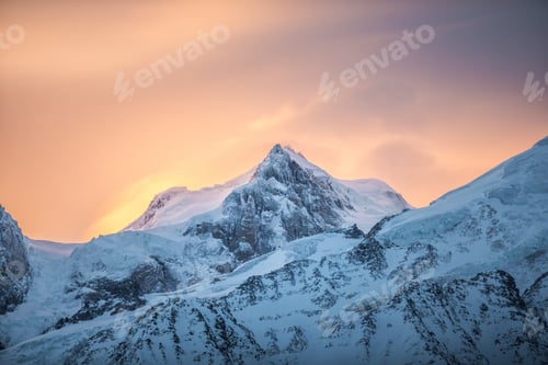 Preview: Golden Mountain
