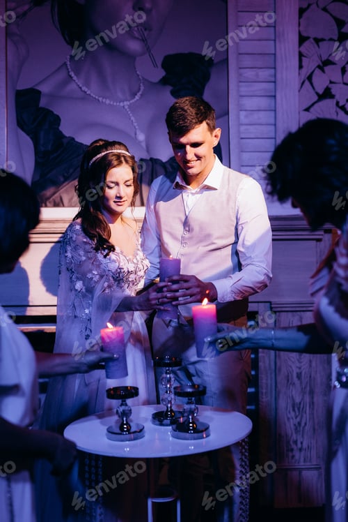 Preview: transfer of wedding fire with the help of candles from mothers