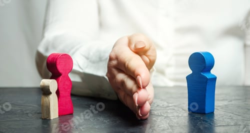 Preview: The hand separates the mother with the child from the father