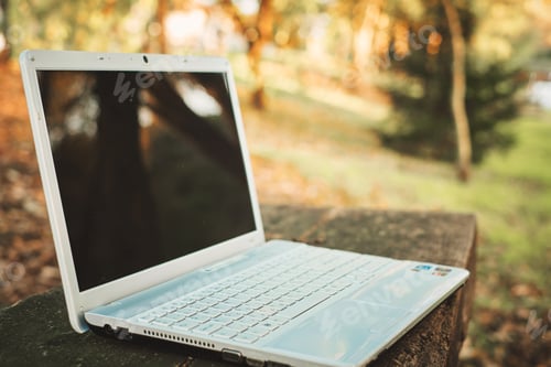 Preview: Laptop