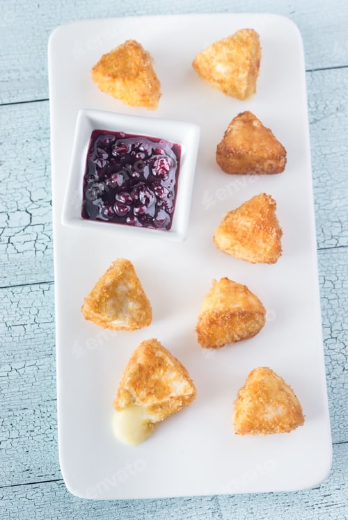 Preview: Brie fritters with cranberry sauce