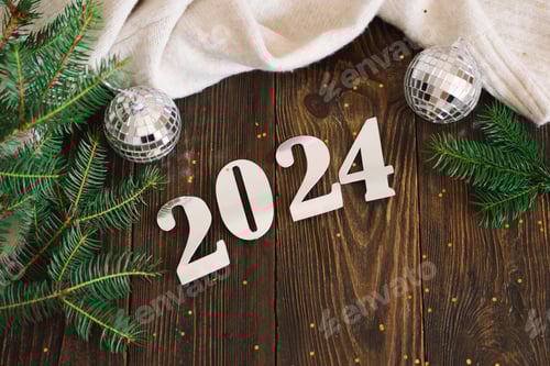 Visualização: Feliz Ano Novo de 2024. Árvore de Natal e decorações de Natal