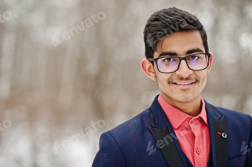 Preview: Indian student in winter