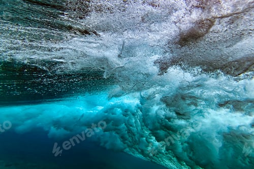 Preview: Underwater view of ocean wave