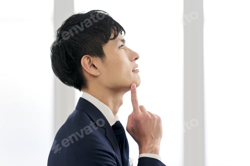 Preview: A businessman who is worried about wearing a custom suit