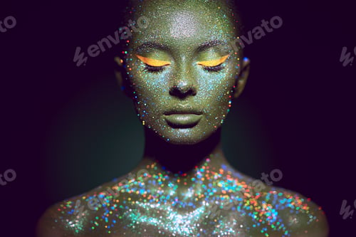 Preview: Fashion model woman skin face in bright sparkles