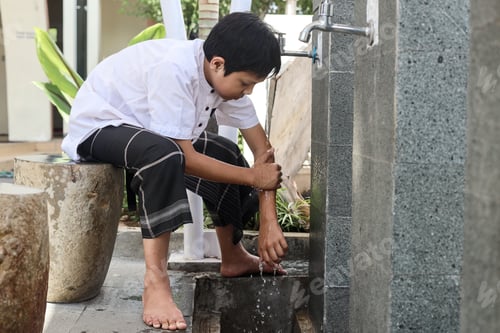 Preview: Take ablution, muslim kids washing