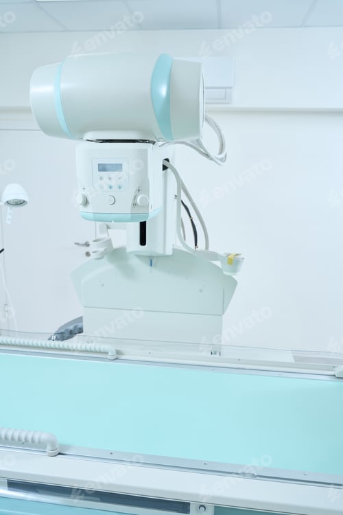Preview: X-ray room with modern X-ray machine in medical center
