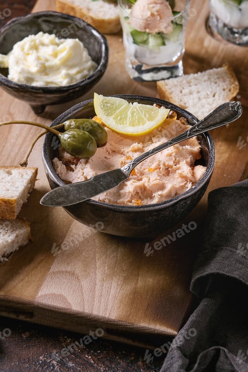 Preview: Salmon pate with red caviar
