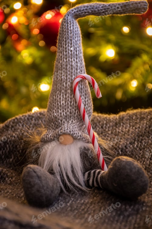 Preview: Gnome with christmas lights in background