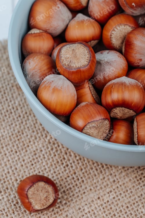 Preview: close up view of hazelnuts in a bowl