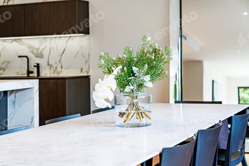 Preview: Table Setting