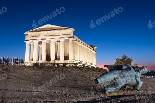 Preview: Temple of Concordia in Agrigento, Italy