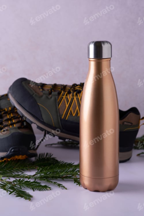 Preview: Aluminum thermos and hiking boots