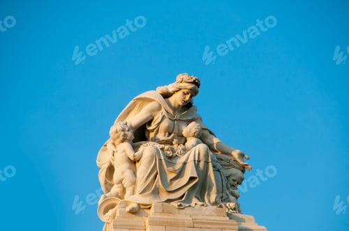 Preview: Marble statue at Victoria Memorial, Kolkata