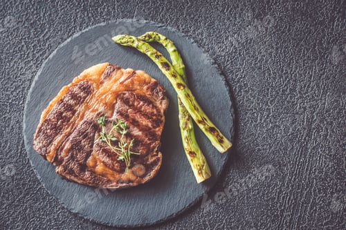 Preview: Grilled beef steak with asparagus
