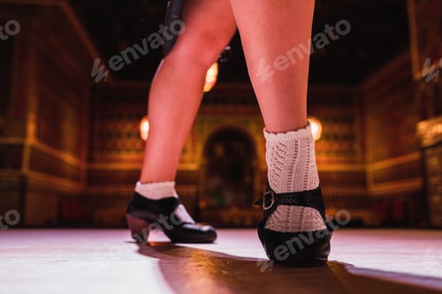 Preview: Woman in shoes dancing on scene