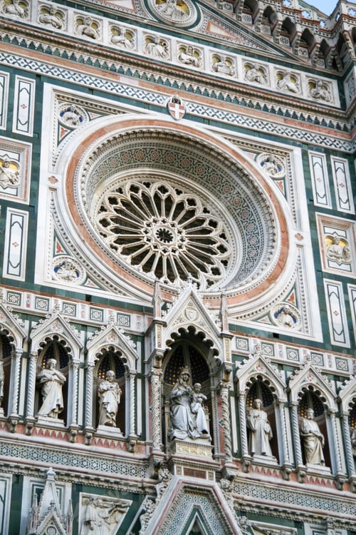Preview: Santa maria del fiore cathedral facade showing rose window and statues