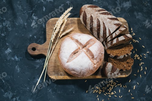 Preview: Loaves of fresh bread