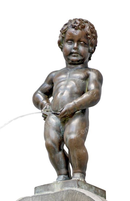 Preview: Statue of a pissing boy Manneken Pis in Brussels isolated