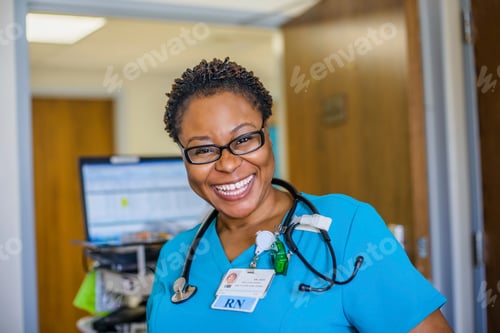 Preview: Nurse working in hospital