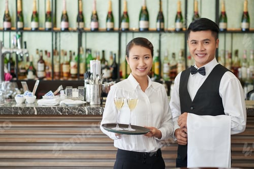 Preview: Restaurant waiters